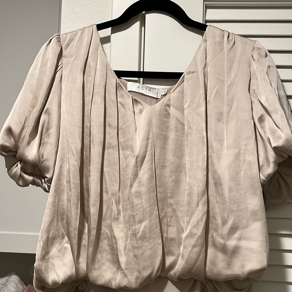 *MOVING SALE* ASTR the label blouse